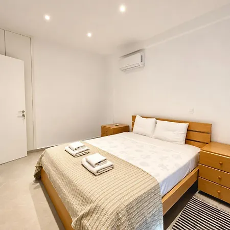 Spacious 2 Bdr Near Universities Nikozja