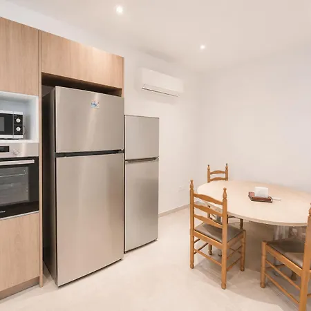 Spacious 2 Bdr Near Universities *