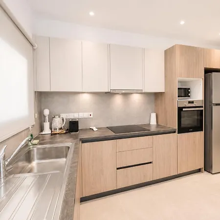 Spacious 2 Bdr Near Universities *