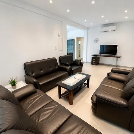 Spacious 2 Bdr Near Universities - Platform 357 Ltd