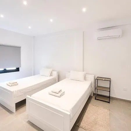 Spacious 2 Bdr Near Universities Apartment *